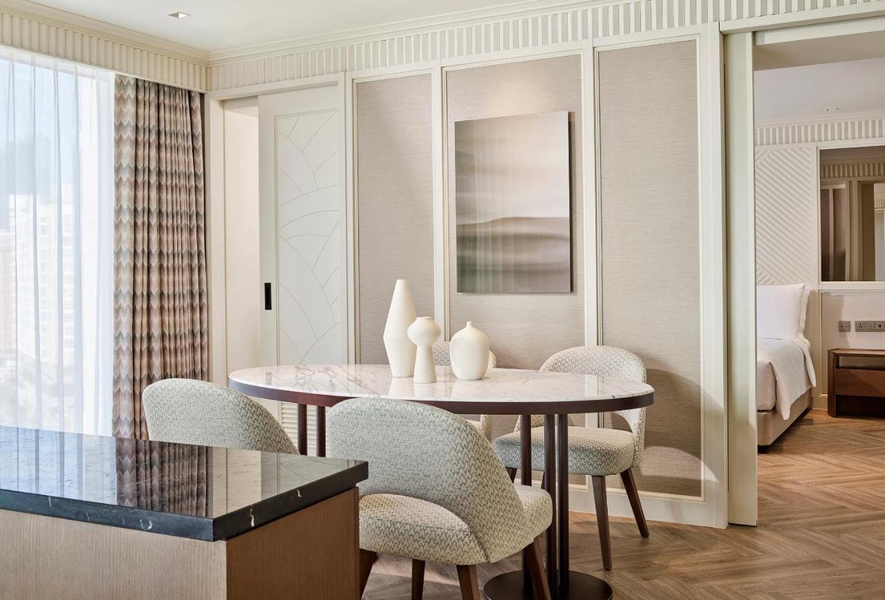 Grand Josun Busan Bagian luar foto A suite at The London West Hollywood
