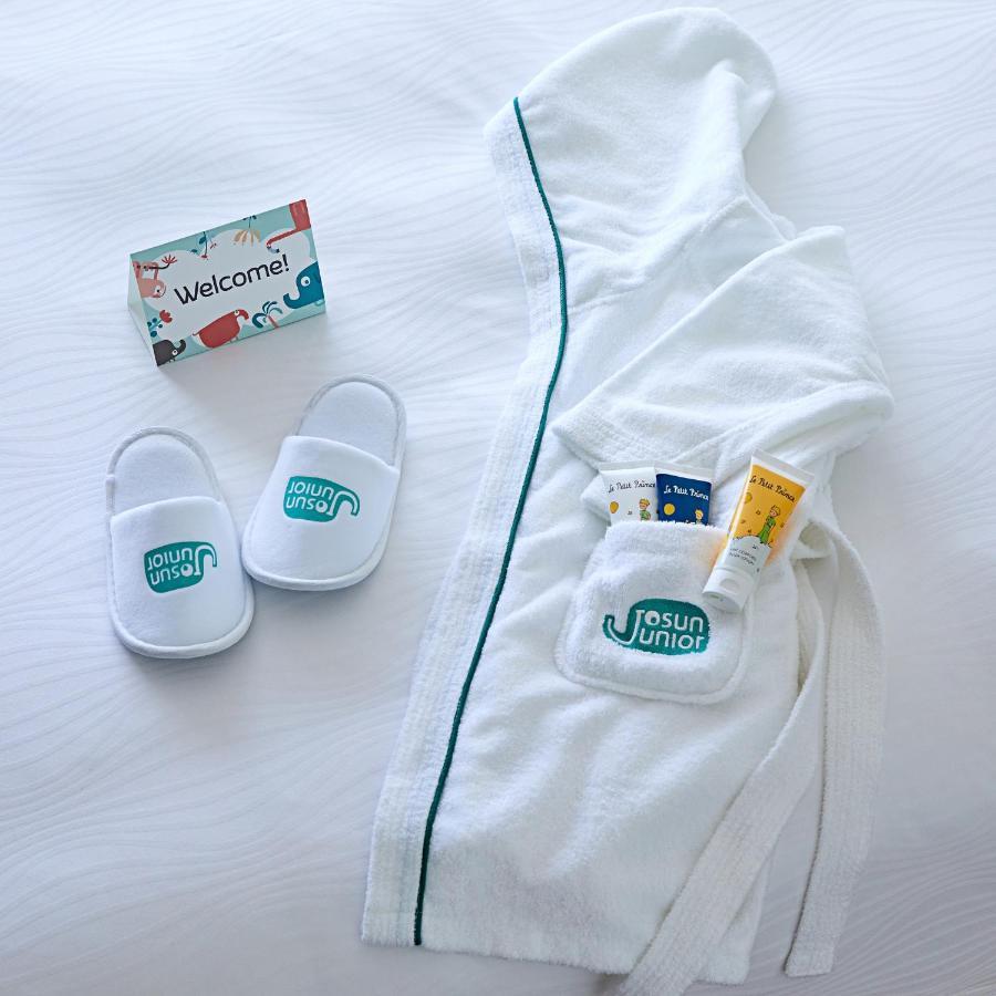Grand Josun Busan Bagian luar foto A Junior Suite at the resort
