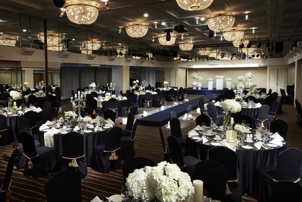 Grand Josun Busan Bagian luar foto The ballroom at the 2016 National Awards