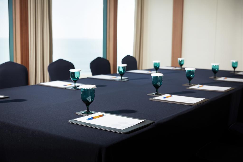 Grand Josun Busan Bagian luar foto Meeting room